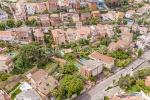 Земельный участок в Сан-Жуст-Десверне, Барселона, Каталония, Испания № 2548