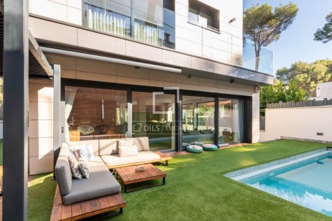 5 chambres villa à vendre à Castelldefels, Barcelona, Catalonia, Spain № 4388