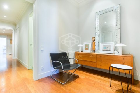 4 bedrooms apartment for sale in Barcelona, Catalonia, Spain № 7596 - photo 21