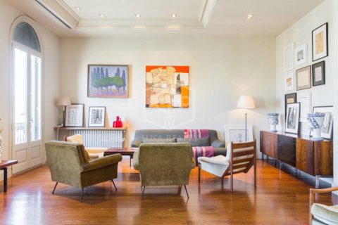4 bedrooms apartment for sale in Barcelona, Catalonia, Spain № 7596 - photo 4