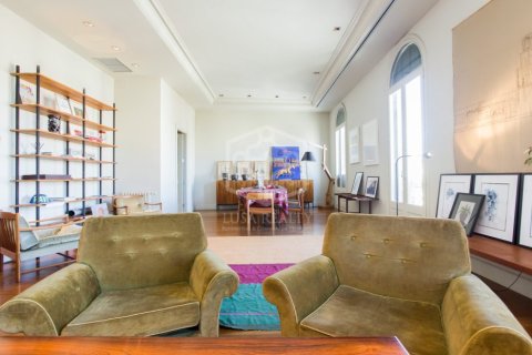 4 bedrooms apartment for sale in Barcelona, Catalonia, Spain № 7596 - photo 7