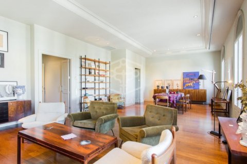 4 bedrooms apartment for sale in Barcelona, Catalonia, Spain № 7596 - photo 3