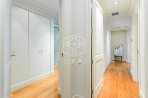 4 bedrooms apartment for sale in Barcelona, Catalonia, Spain № 7596 - photo 22