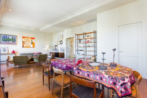 4 bedrooms apartment for sale in Barcelona, Catalonia, Spain № 7596 - photo 2