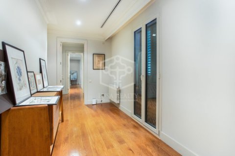 4 bedrooms apartment for sale in Barcelona, Catalonia, Spain № 7596 - photo 20