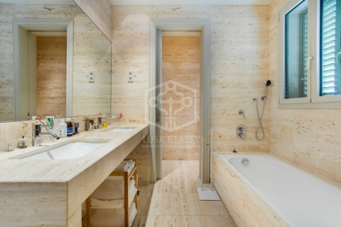 4 bedrooms apartment for sale in Barcelona, Catalonia, Spain № 7596 - photo 18