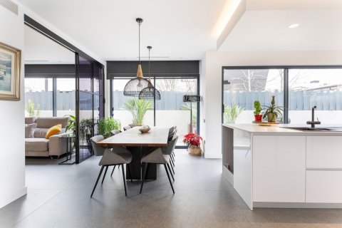 Сasa de 5 dormitorios en venta en Sant Cugat del Vallès, Barcelona, Cataluña, Spain № 1433 - foto 2