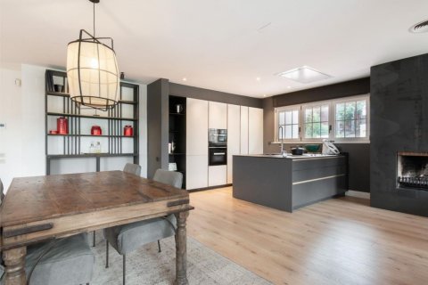 Купить дом в Сан-Кугат-дель-Вальес, Испания с 7 комнат, № 1432 - фото 17