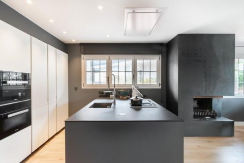 Купить дом в Сан-Кугат-дель-Вальес, Испания с 7 комнат, № 1432 - фото 14