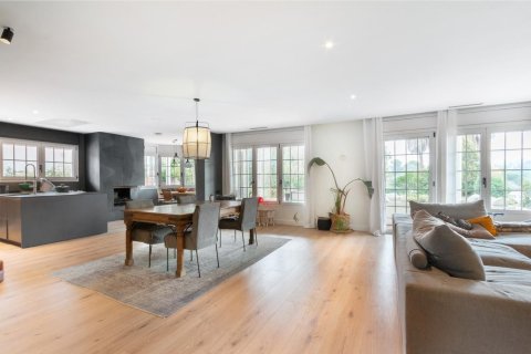 Дом с 6 спальнями в Сан-Кугат-дель-Вальесе, Барселона, Каталония, Испания № 1432