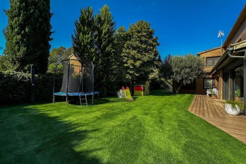 Купить дом в Сан-Кугат-дель-Вальес, Испания с 5 комнат, № 1434 - фото 5