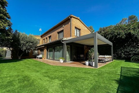 Купить дом в Сан-Кугат-дель-Вальес, Испания с 5 комнат, № 1434 - фото 3