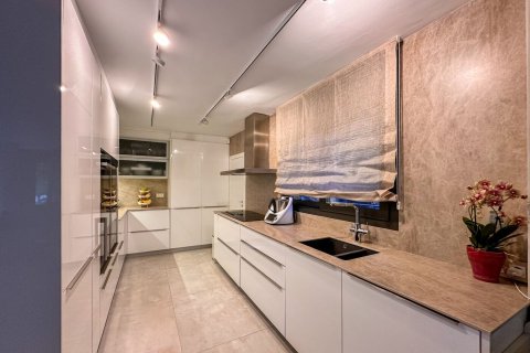 Купить дом в Сан-Кугат-дель-Вальес, Испания с 5 комнат, № 1434 - фото 12