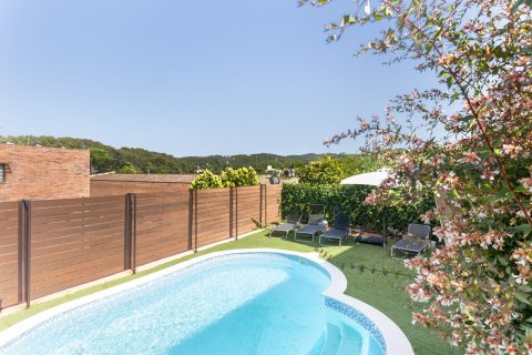 Купить дом в Сан-Кугат-дель-Вальес, Испания с 7 комнат, № 1431 - фото 2