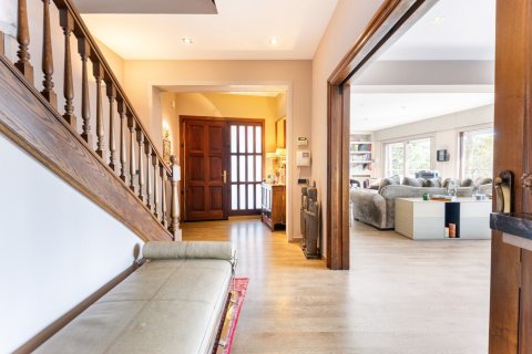 Сasa de 6 dormitorios en venta en Sant Cugat del Vallès, Barcelona, Cataluña, Spain № 1435 - foto 12