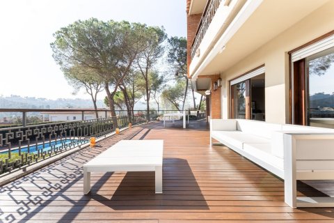 Дом с 6 спальнями в Сан-Кугат-дель-Вальесе, Барселона, Каталония, Испания № 1435