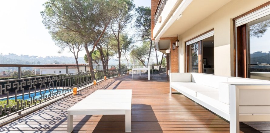 Сasa de 6 dormitorios en venta en Sant Cugat del Vallès, Barcelona, Cataluña, Spain № 1435