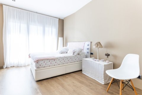 Сasa de 6 dormitorios en venta en Sant Cugat del Vallès, Barcelona, Cataluña, Spain № 1435 - foto 21