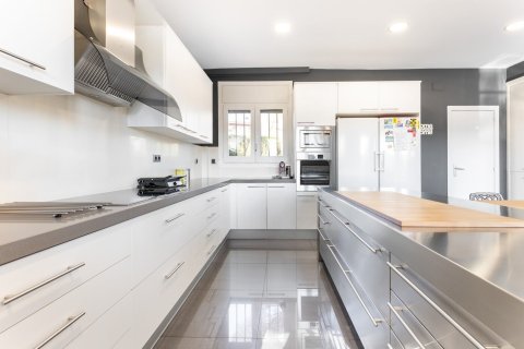 Сasa de 6 dormitorios en venta en Sant Cugat del Vallès, Barcelona, Cataluña, Spain № 1435 - foto 14