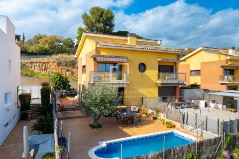 4 bedrooms villa for sale in Sant Vicenc De Montalt, Barcelona, Catalonia, Spain № 6416 - photo 27