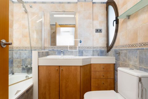 4 bedrooms villa for sale in Sant Vicenc De Montalt, Barcelona, Catalonia, Spain № 6416 - photo 15