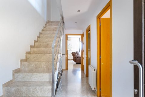 4 bedrooms villa for sale in Sant Vicenc De Montalt, Barcelona, Catalonia, Spain № 6416 - photo 7