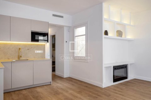 2 bedrooms apartment for sale in Barcelona, Catalonia, Spain № 6411 - photo 2