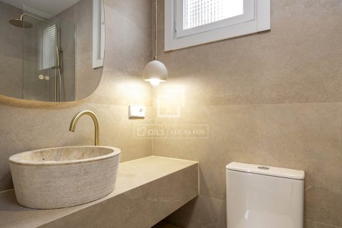 2 bedrooms apartment for sale in Barcelona, Catalonia, Spain № 6411 - photo 18