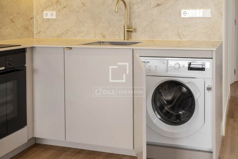 2 bedrooms apartment for sale in Barcelona, Catalonia, Spain № 6411 - photo 10