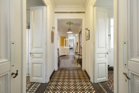 5 bedrooms apartment for sale in Barcelona, Catalonia, Spain № 6414 - photo 10