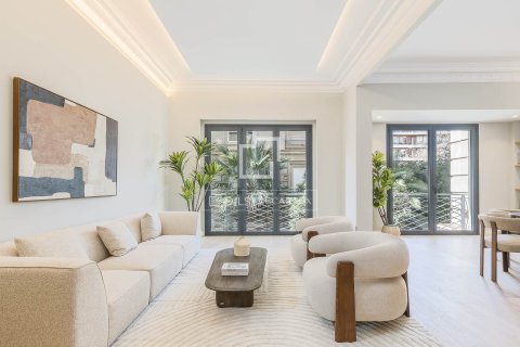 5 bedrooms apartment for sale in Barcelona, Catalonia, Spain № 6413