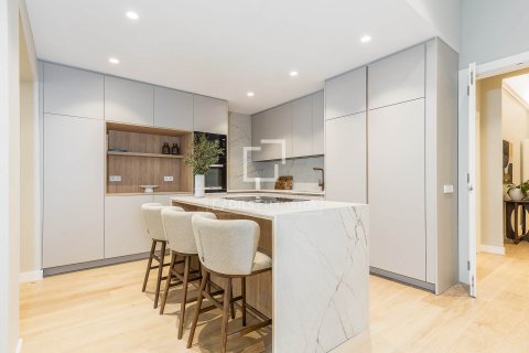 5 bedrooms apartment for sale in Barcelona, Catalonia, Spain № 6413 - photo 12