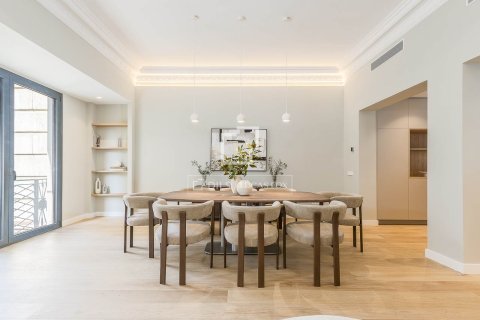 5 bedrooms apartment for sale in Barcelona, Catalonia, Spain № 6413 - photo 6
