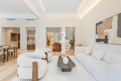 5 bedrooms apartment for sale in Barcelona, Catalonia, Spain № 6413 - photo 4