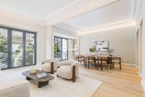 5 bedrooms apartment for sale in Barcelona, Catalonia, Spain № 6413 - photo 2