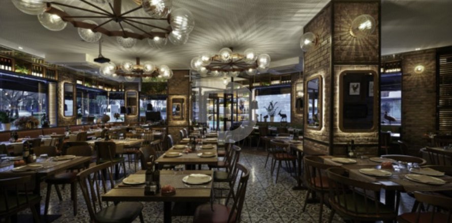 181 sq.m. commercial property for sale in Les Corts (L'escala), Girona, Catalonia, Spain № 4572