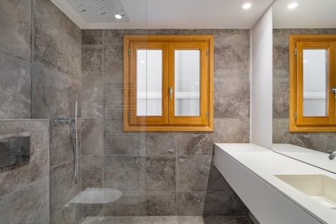 Купить квартиру в Барселона, Испания с 3 комнаты, 103.0м², № 3422 - фото 2