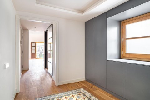 Купить квартиру в Барселона, Испания с 3 комнаты, 103.0м², № 3422 - фото 7