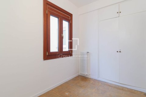 4 bedrooms apartment for rent in Barcelona, Catalonia, Spain № 6364 - photo 26