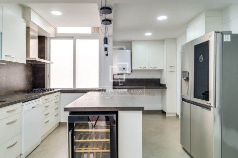 4 bedrooms apartment for rent in Barcelona, Catalonia, Spain № 6364 - photo 11