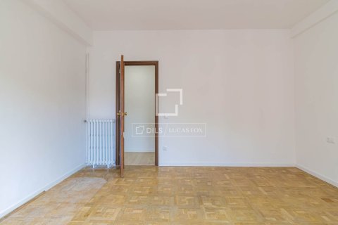 4 bedrooms apartment for rent in Barcelona, Catalonia, Spain № 6364 - photo 19