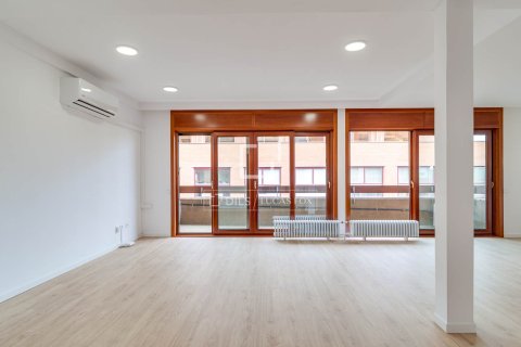 4 bedrooms apartment for rent in Barcelona, Catalonia, Spain № 6364 - photo 4