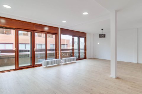 4 bedrooms apartment for rent in Barcelona, Catalonia, Spain № 6364 - photo 3