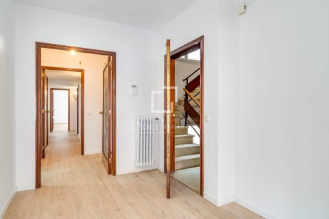 4 bedrooms apartment for rent in Barcelona, Catalonia, Spain № 6364 - photo 16