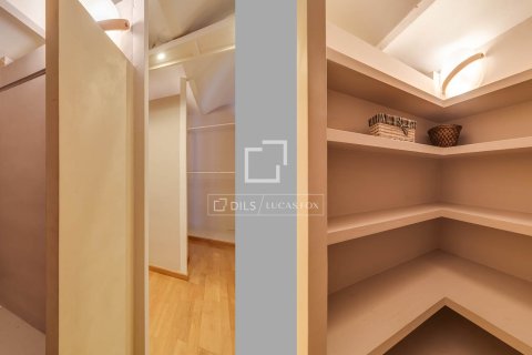 Купить квартиру в Барселона, Испания с 4 спальни, 261м², № 7257 - фото 3