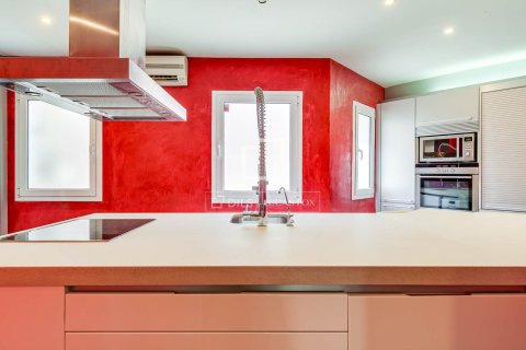 Купить квартиру в Барселона, Испания с 4 спальни, 261м², № 7257 - фото 17