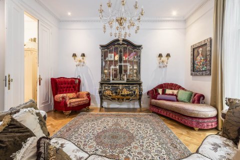 Купить квартиру в Барселона, Испания с 5 спален, 302м², № 7252 - фото 11