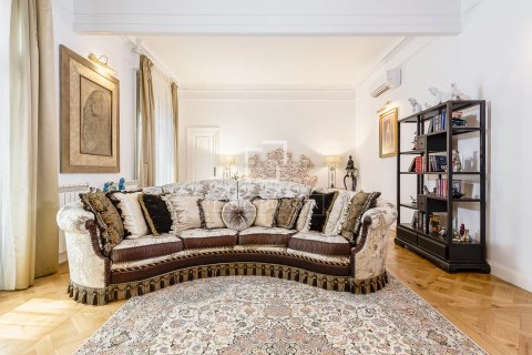 Купить квартиру в Барселона, Испания с 5 спален, 302м², № 7252 - фото 15