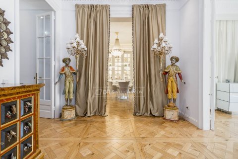 Купить квартиру в Барселона, Испания с 5 спален, 302м², № 7252 - фото 17