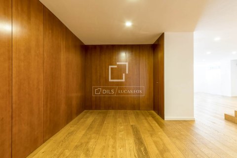Купить квартиру в Барселона, Испания с 1 спальня, 290м², № 7262 - фото 2